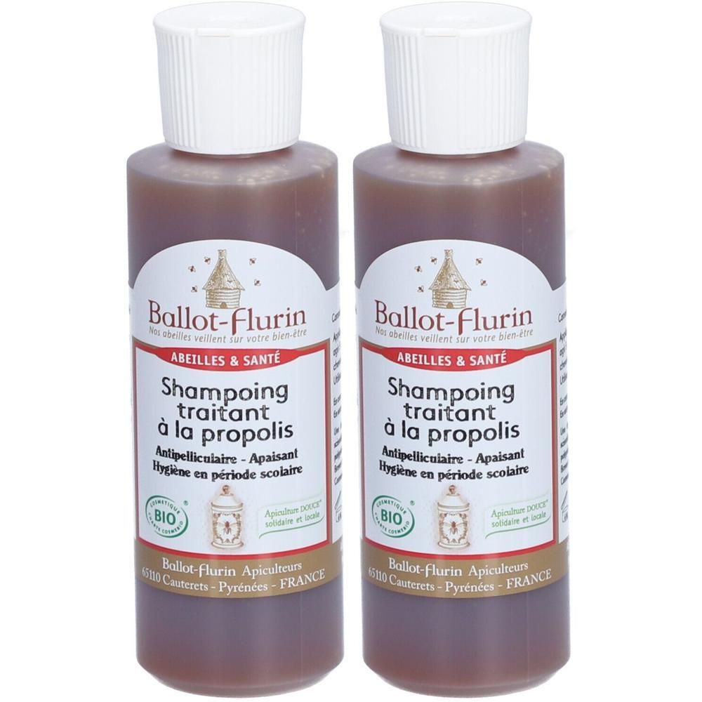 Twee flessen Ballot-Flurin Shampoing Traitant à la Propolis, bruine vloeistof, witte doppen.
