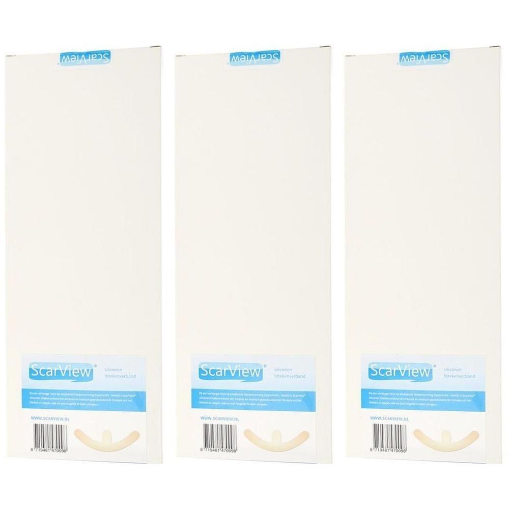 Trois paquets de pansements en silicone Scarview pour cicatrices. Chaque paquet contient un pansement en silicone courbé couleur chair.