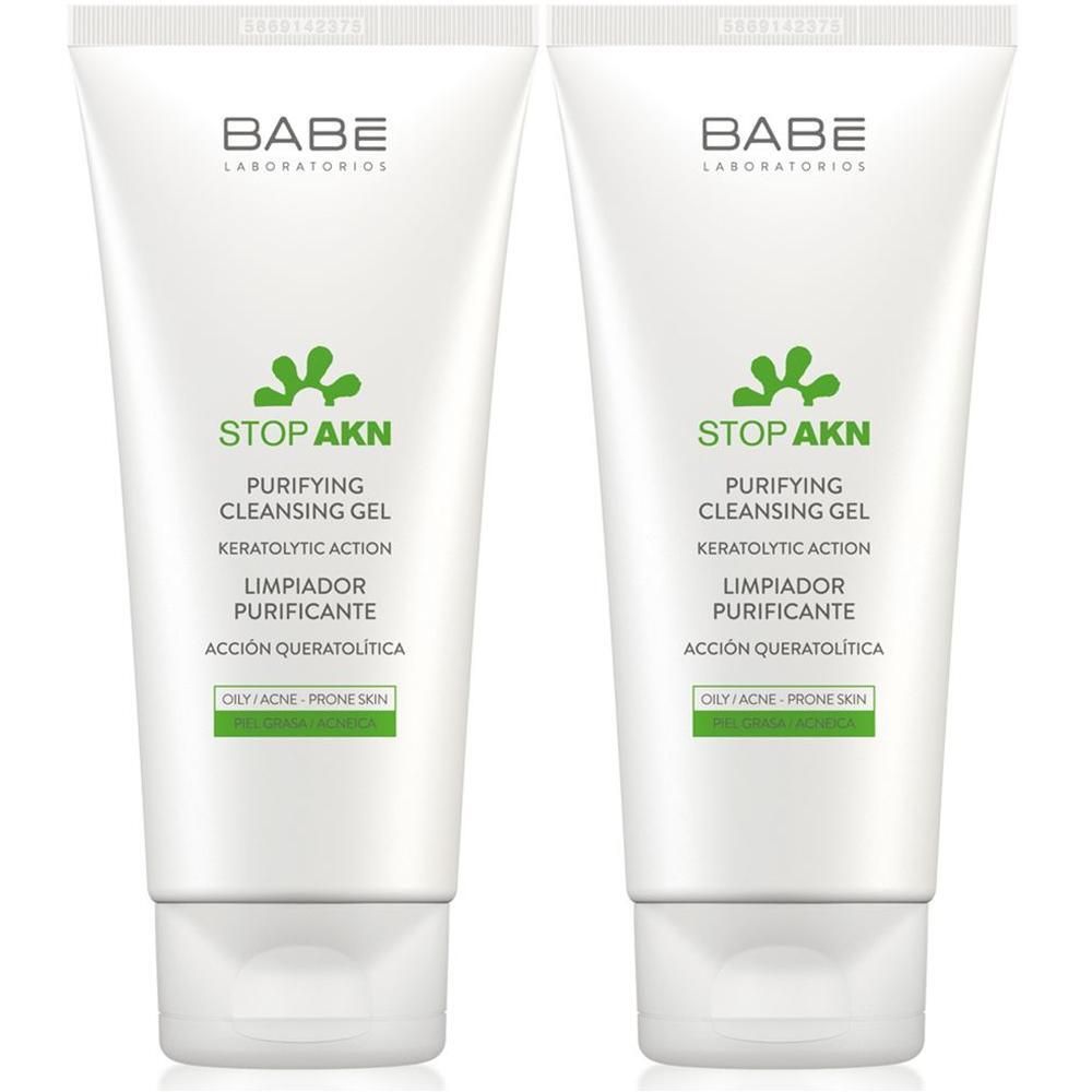 Deux tubes blancs BABÉ STOP AKN Gel Purifiant Nettoyant à action kératolytique pour peaux à tendance acnéique.