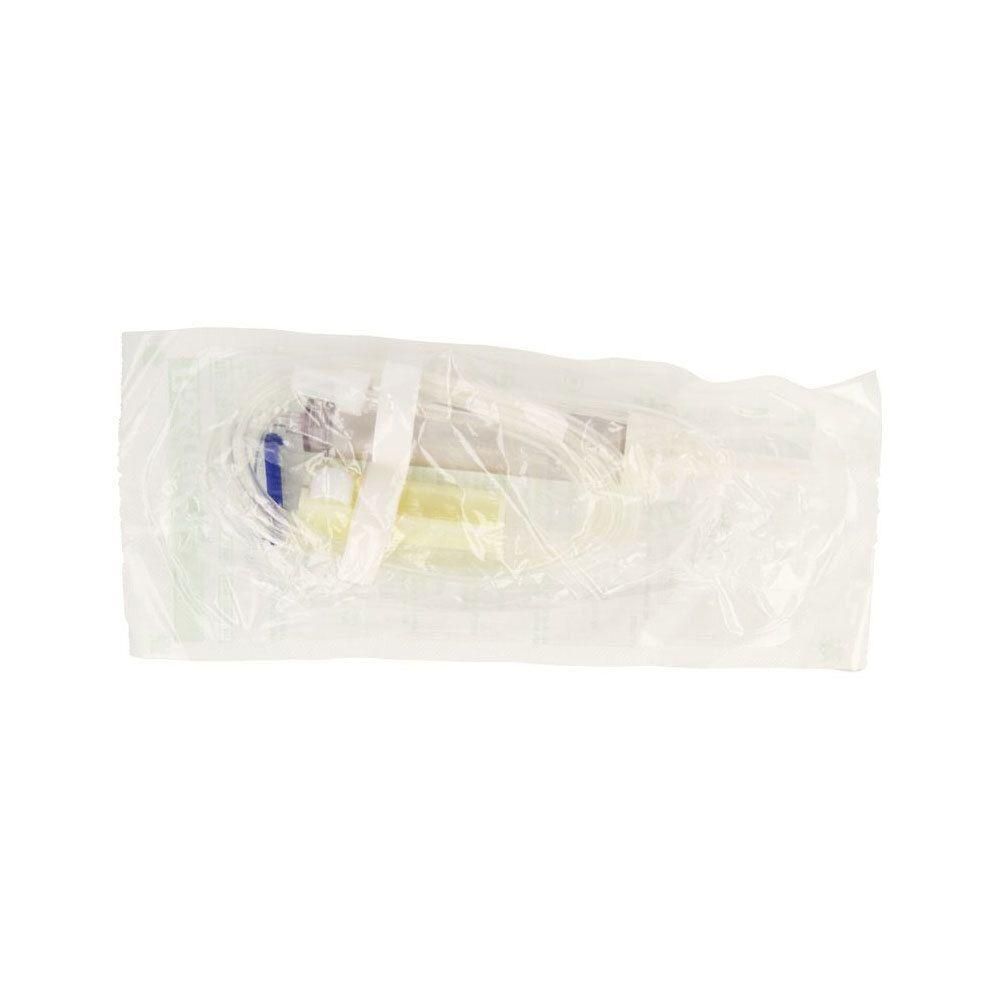 Set de perfusion stérile avec tubulure et connecteur bleu, sous emballage plastique.