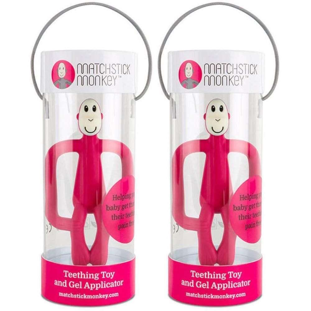 Deux anneaux de dentition Matchstick Monkey roses dans leur emballage transparent.