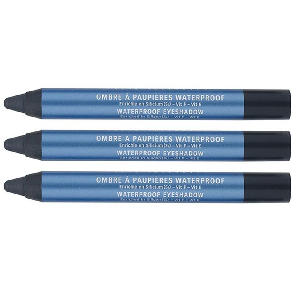 Trois crayons khôl waterproof bleu foncé avec inscription argentée.