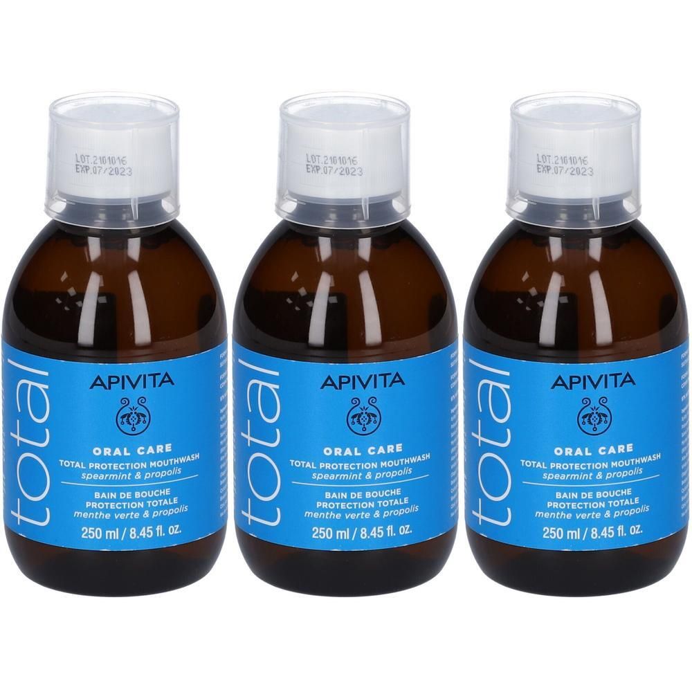 Drie flessen Apivita Mondspoeling Total Protection Spearmint & Propolis, 250 ml.