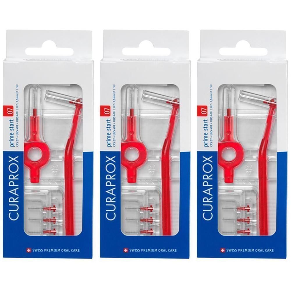 Drie pakken Curaprox Interdentale borstels CPS 07 Prime Start in rood. Elke verpakking bevat één borstel en reserveborstels.
