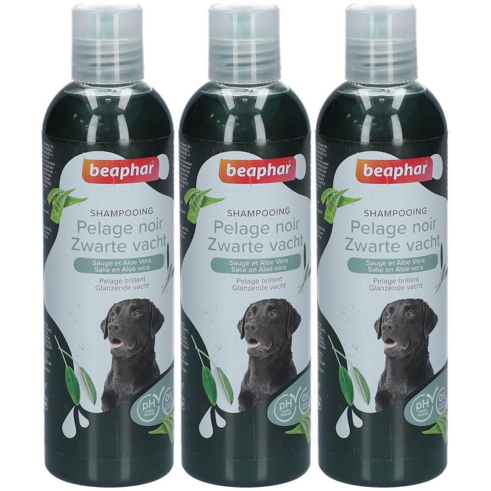 Drie flessen Beaphar shampoo voor zwarte vacht van honden met aloë vera en salie.