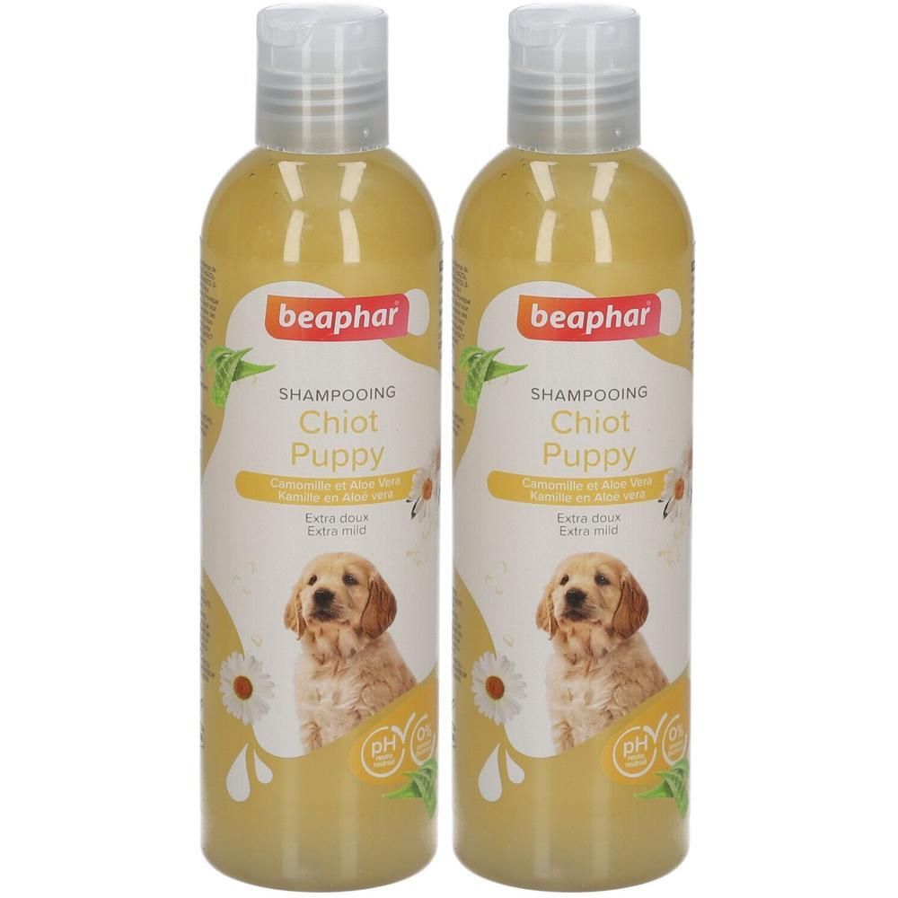 Twee flessen Beaphar Puppy Shampoo met kamille en aloë vera. Toont een afbeelding van een puppy.