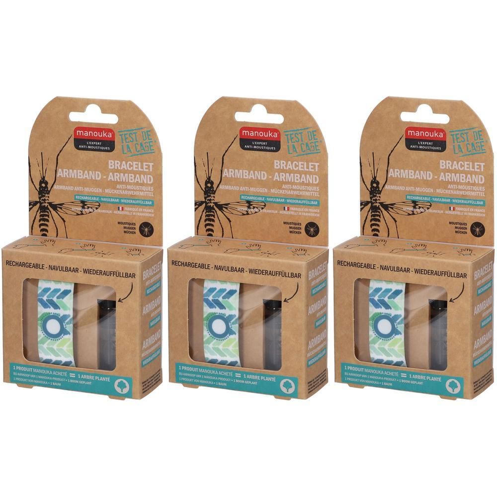 Trois bracelets anti-moustiques Manouka en emballage carton. Motifs bleus et verts.