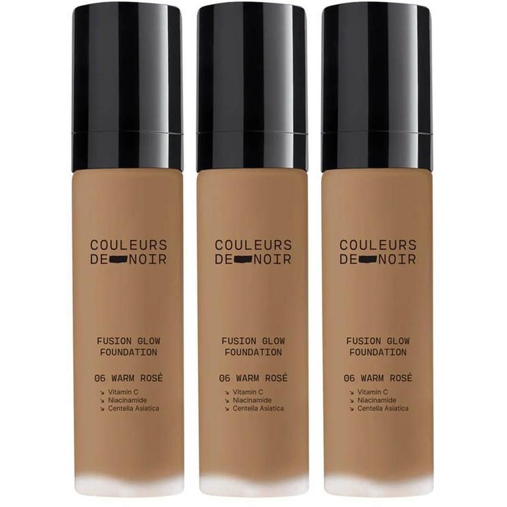 Trois flacons de fond de teint COULEURS DE NOIR Fusion Glow en 06 Warm Rosé.