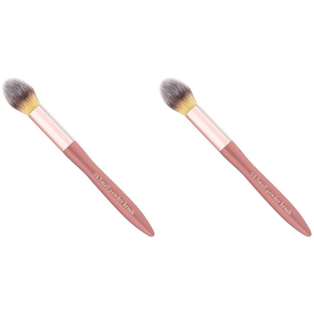 Deux petits pinceaux poudre avec manches roses et poils clairs.