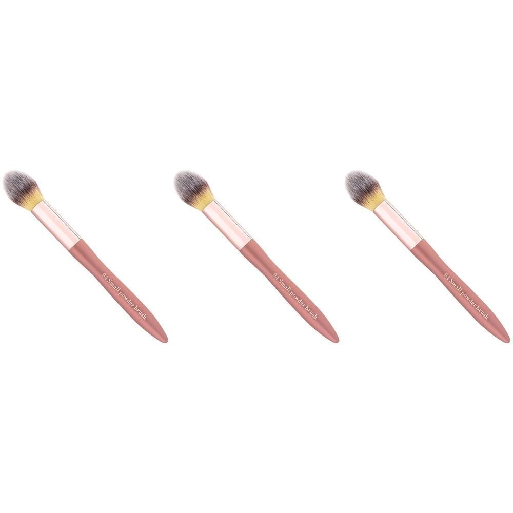 Trois petits pinceaux poudre avec manches roses et poils gris-blancs.