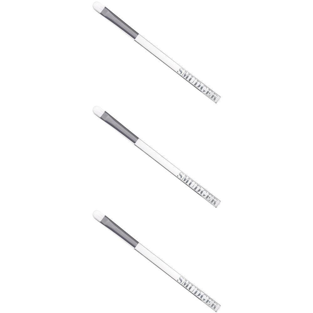 Drie oogschaduwapplicators met witte steel en grijze applicator. Tekst op de steel: SMUDGER.