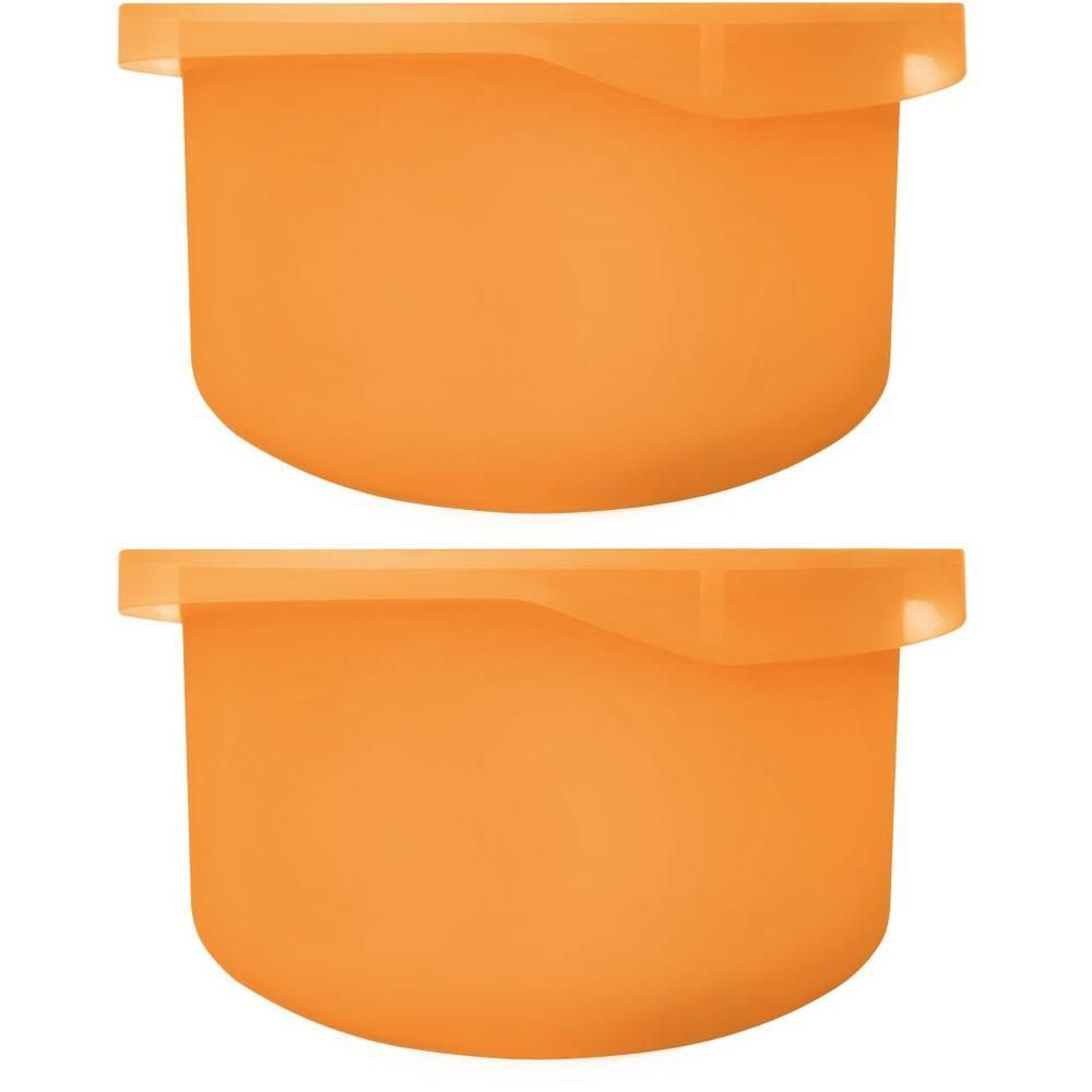 Twee oranje navulverpakkingen met transparante deksels.