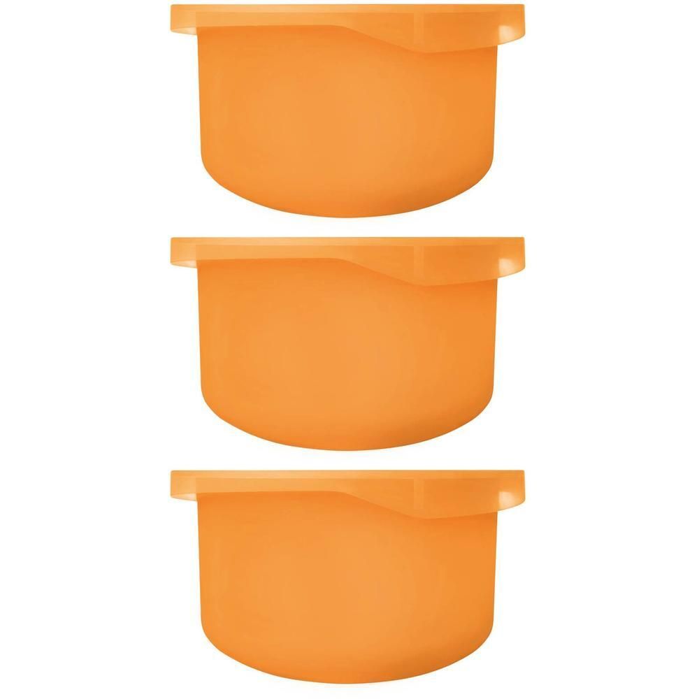 Trois contenants orange avec couvercle, empilés.