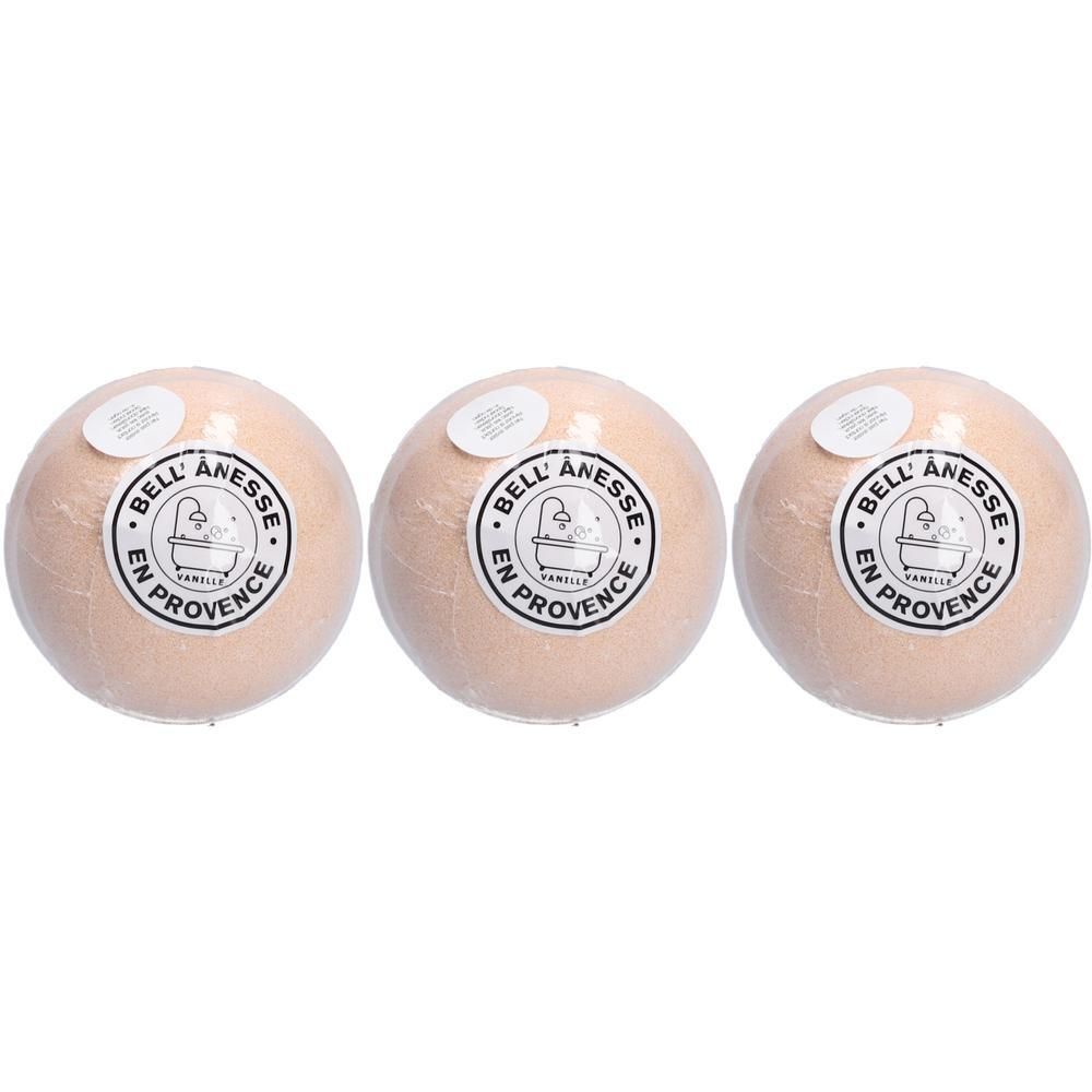 Trois boules de bain rondes, rose pâle, avec étiquette 'Bell Anesse en Provence'.