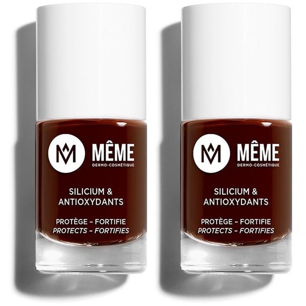 Twee flacons MEME nagellak met silicium en antioxidanten, chocoladekleur. Tekst: 'PROTÈGE - FORTIFIE'.