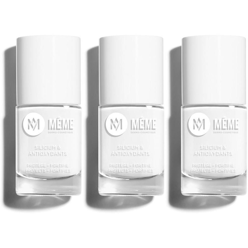 Trois flacons de vernis à ongles blancs avec bouchon blanc. Logo et texte sur l'étiquette.