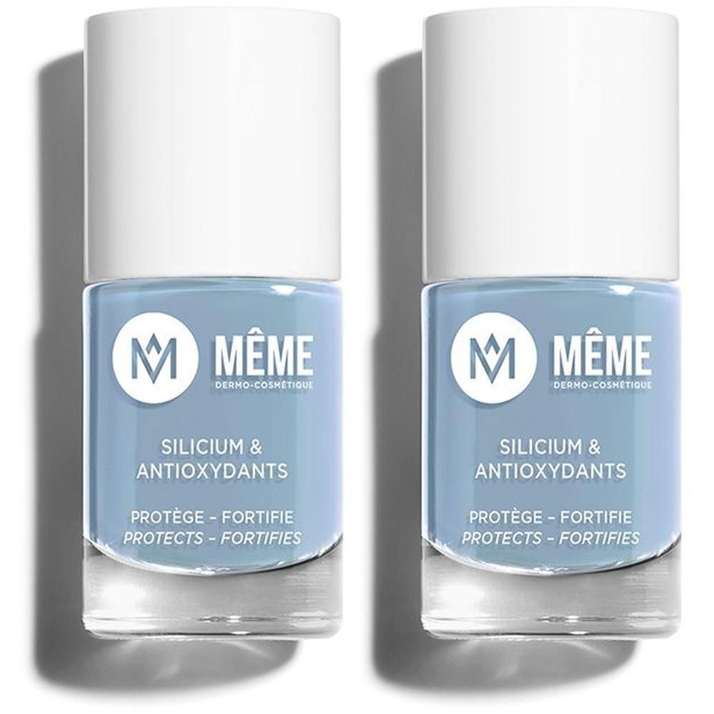 Twee flesjes lichtblauwe nagellak met silicium en antioxidanten.