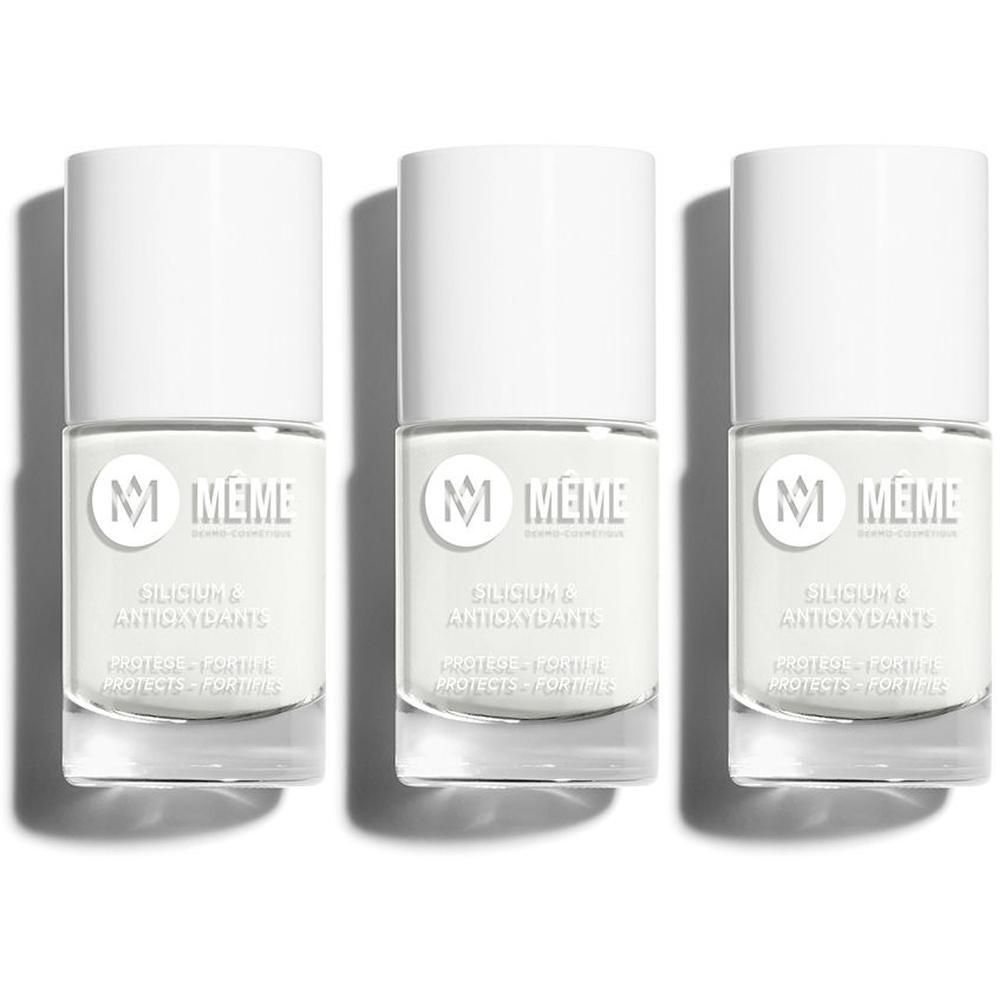 Trois flacons de vernis à ongles blancs avec étiquette blanche et logo argenté.