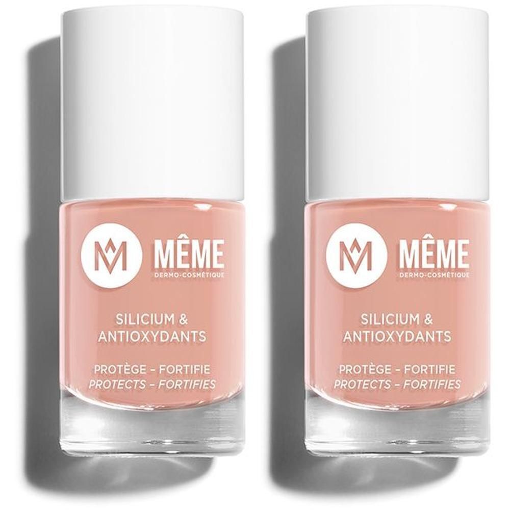 Twee flesjes lichtroze nagellak. Met silicium en antioxidanten.