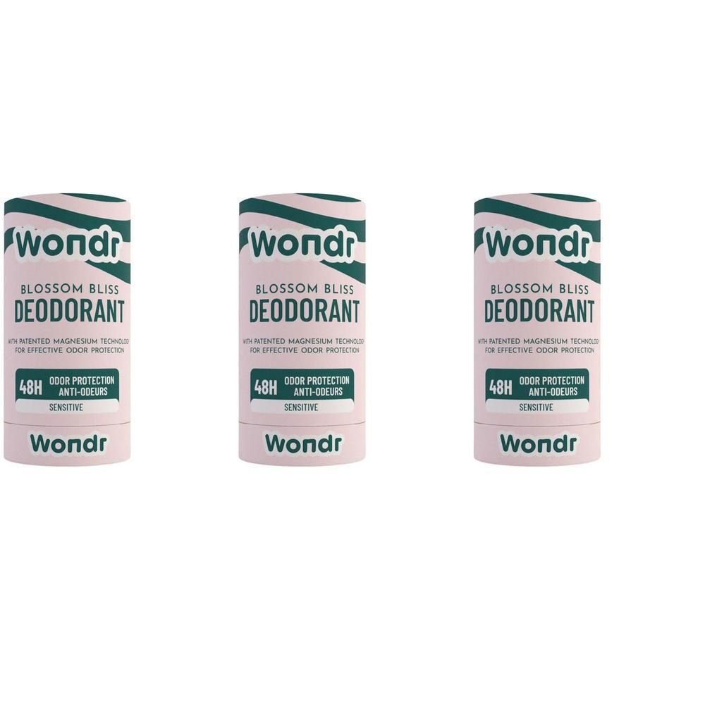 Drie Wondr Blossom Bliss Deodorant sticks met 48u geurbescherming voor de gevoelige huid.