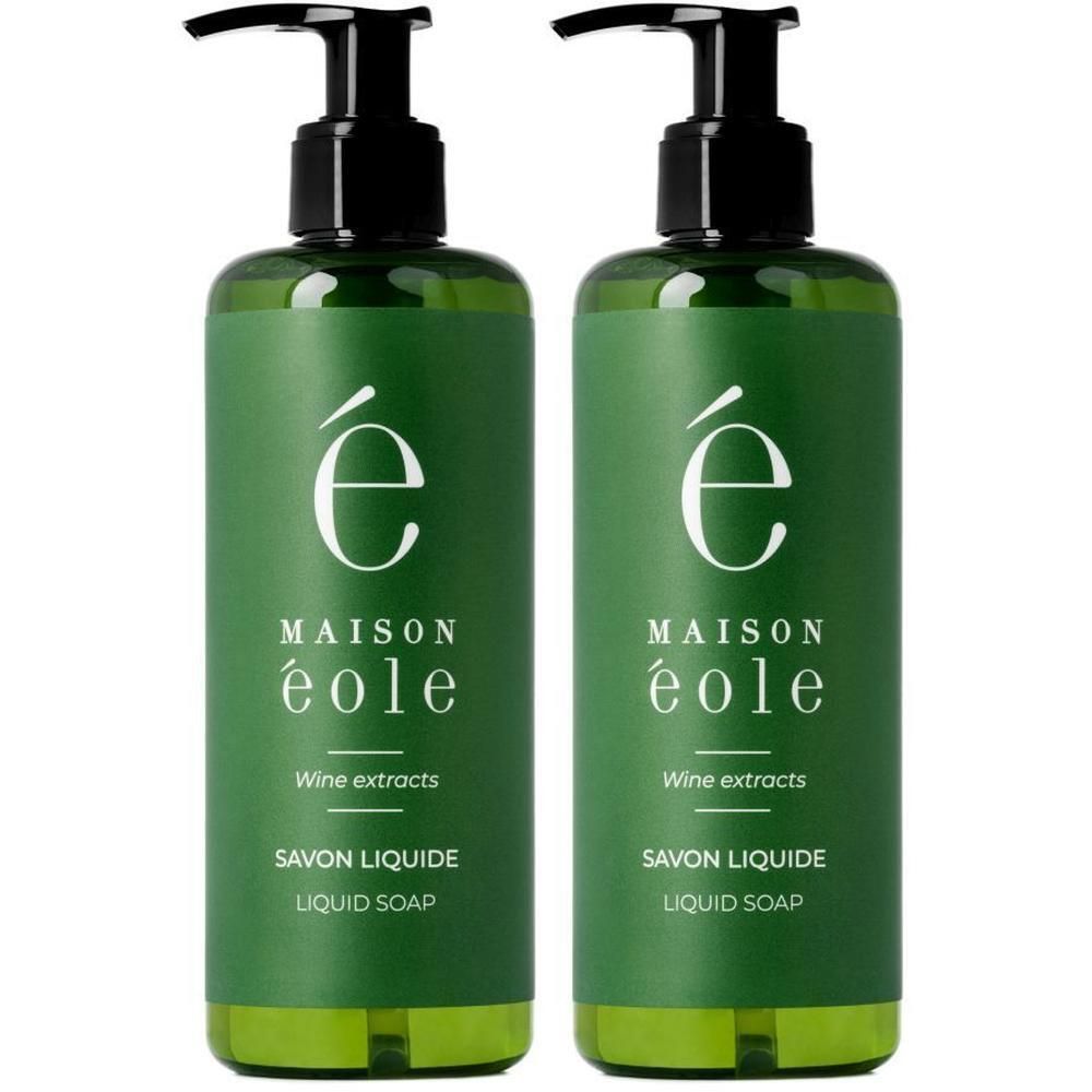 Twee groene pompflesjes Maison Éole Savon Liquide Volupté met wit logo en tekst.