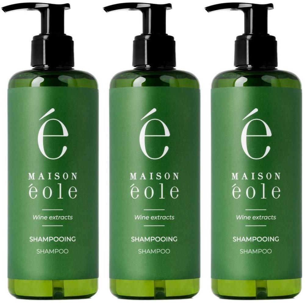 Drie groene pompflesjes met Maison Éole Shampooing Volupté etiket.