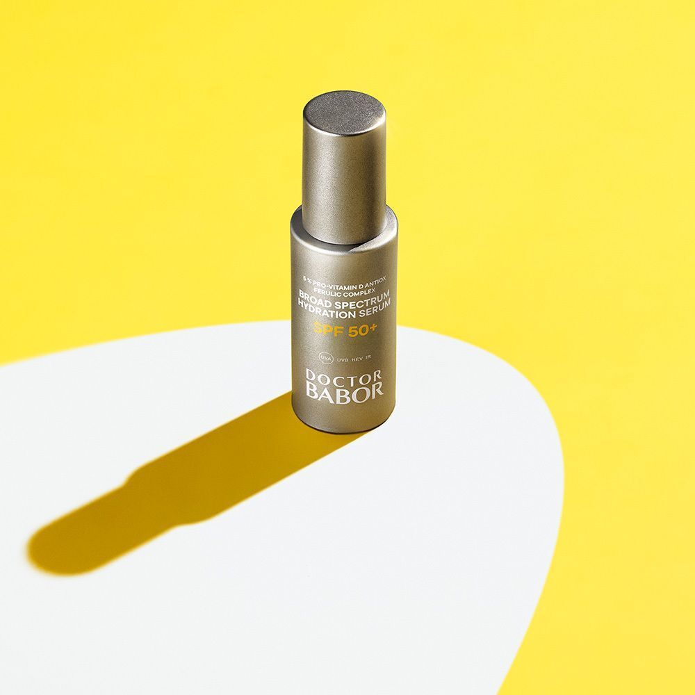 Babor hydraterend serum SPF 50+ op een sokkel.