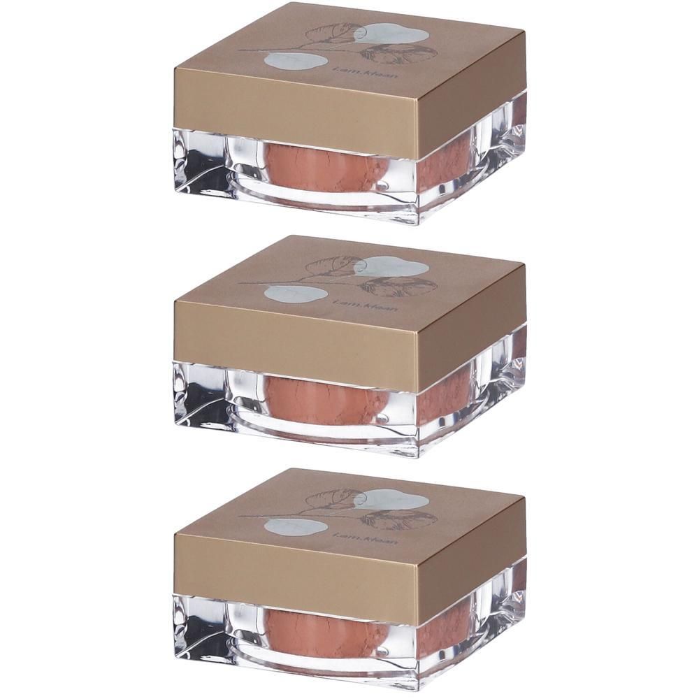 Drie potjes los minerale blush in perzikkleur, gouden deksel met bloemenmotief.