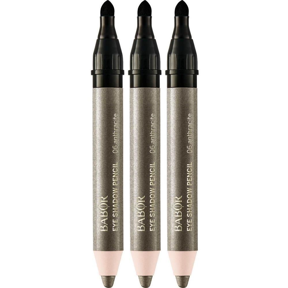 Trois crayons Babor Eye Shadow Pencil anthracite (06). Crayon pailleté avec applicateur et taille-crayon.
