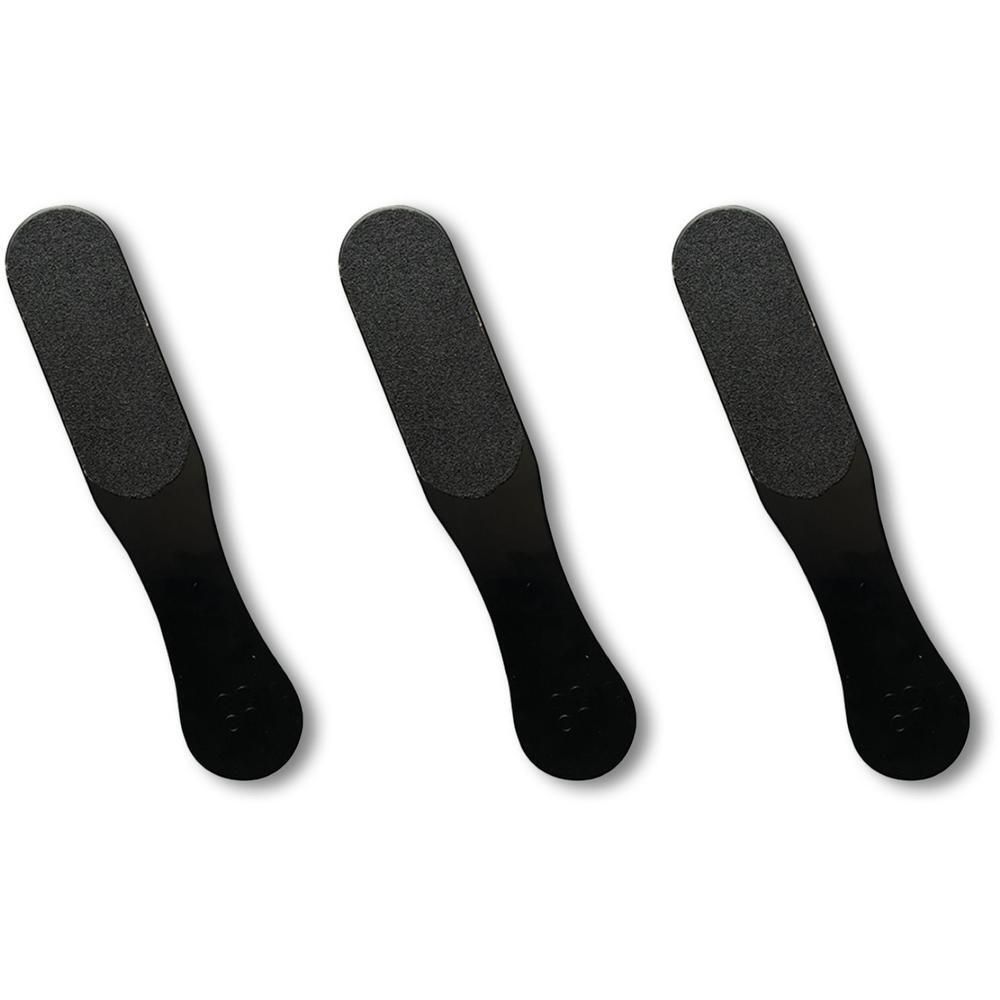 Trois limes à pieds noires avec manche ergonomique et surface rugueuse pour enlever les callosités.