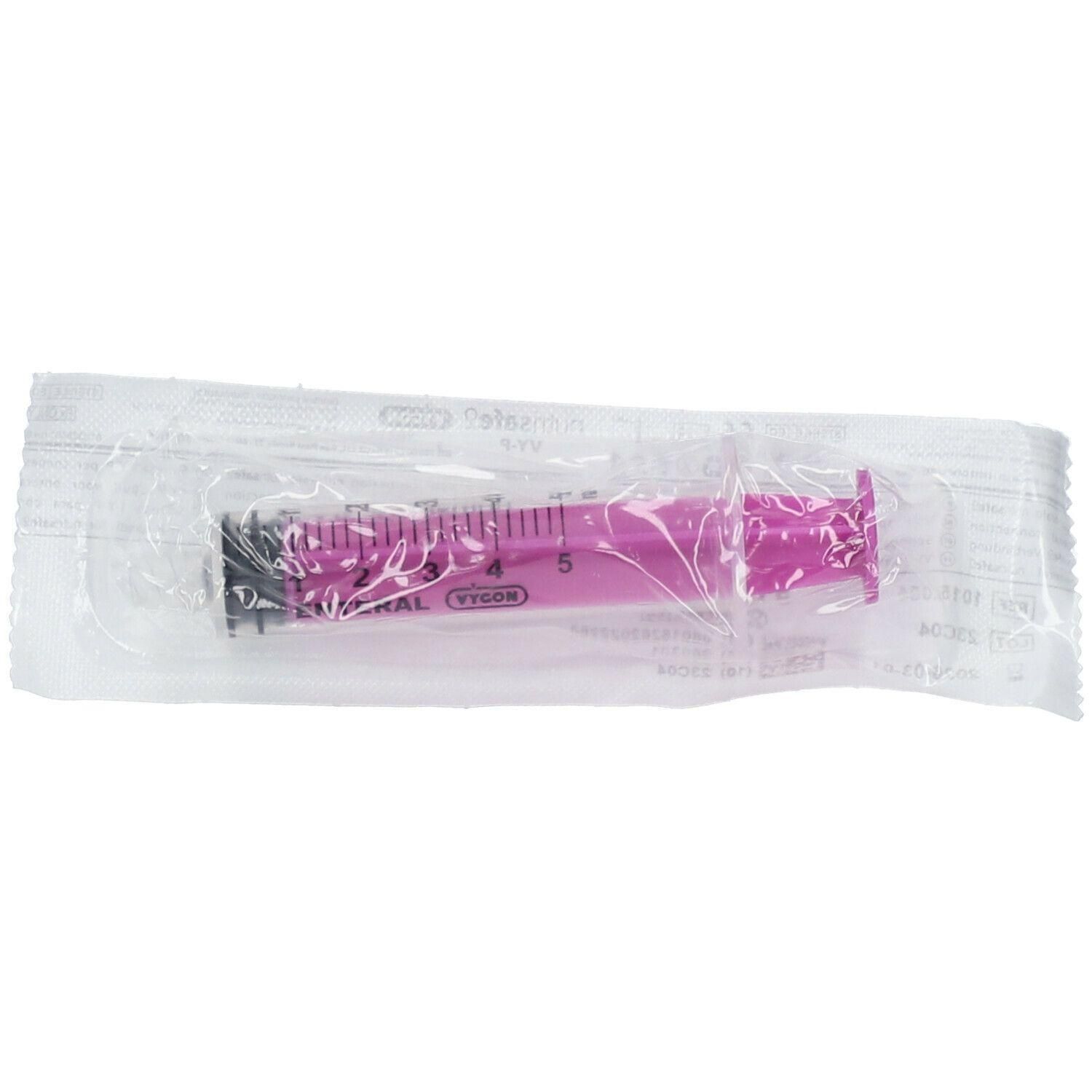 Roze spuit van 5 ml, verpakt in een doorzichtige hoes met markeringen.