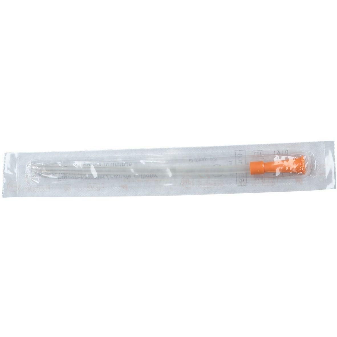 Steriele Nelaton sonde van transparant plastic met oranje connector, 20 cm lang, in verpakking.
