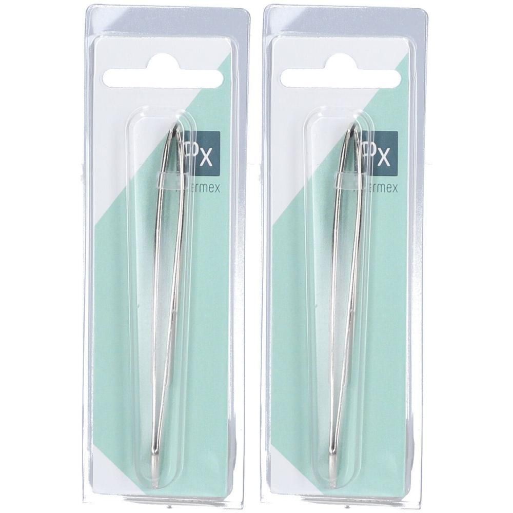 Twee schuine pincetten in zilverkleurige metaaloptiek, verpakt in blisterverpakking.