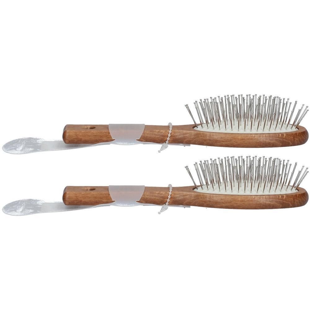 Twee ovale haarborstels met houten handvat en metalen pinnen.