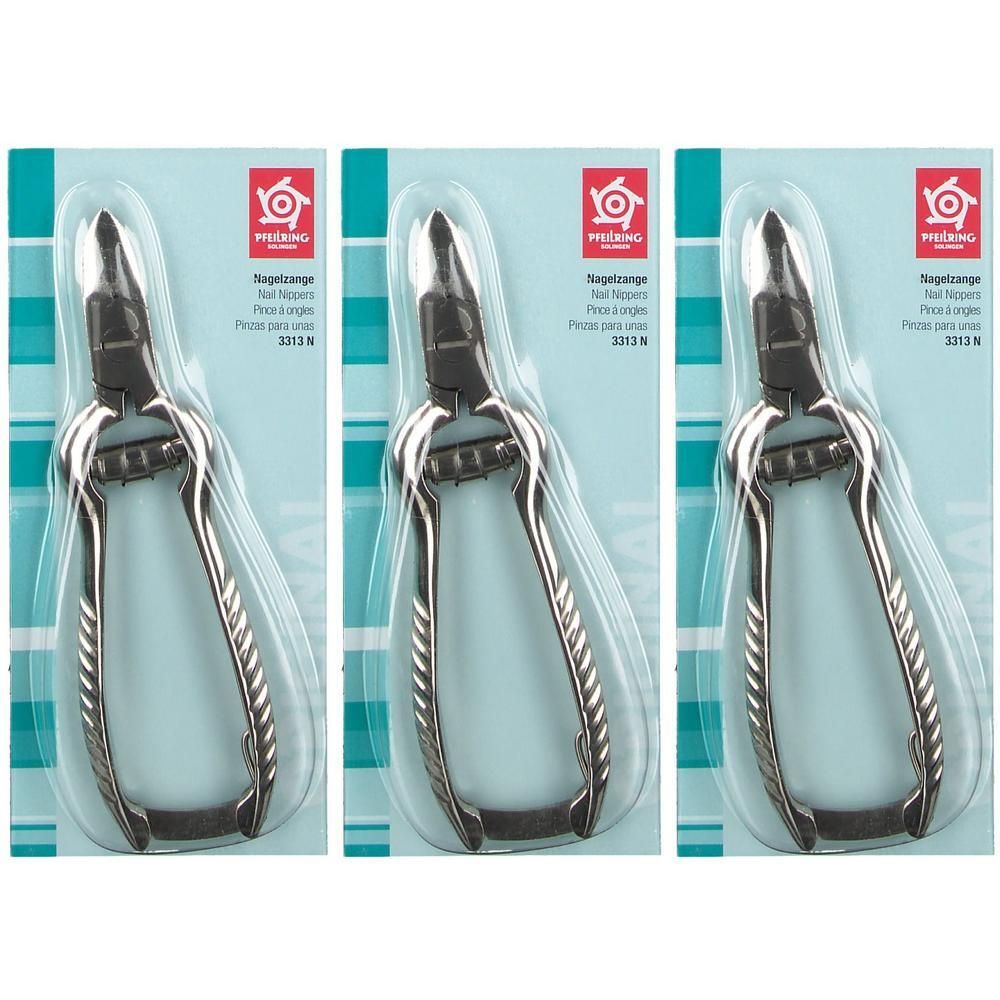 Drie metalen nageltangen in blisterverpakking. De tangen hebben geribbelde handgrepen en een gebogen snijblad.