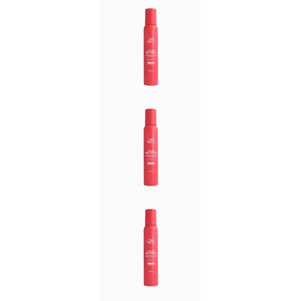 Trois flacons rouges WELLA PROFESSIONALS Invigo Color Brilliance.