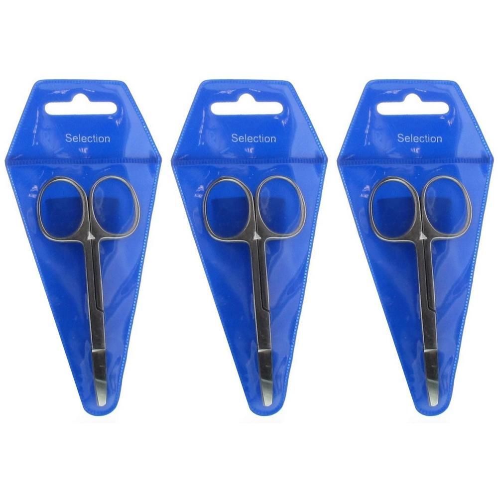 Drie kleine, zilverkleurige scharen in blauwe blisterverpakking. Elke schaar is zilverkleurig en verpakt in een doorzichtige hoes.