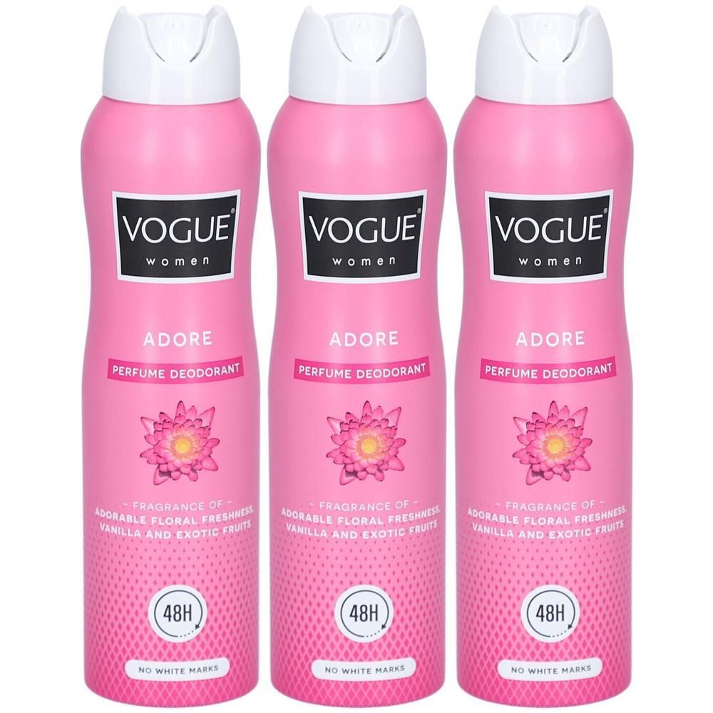 Trois sprays déodorants parfumés Vogue Adore roses avec bouchon blanc. Motif floral et symbole "48H".