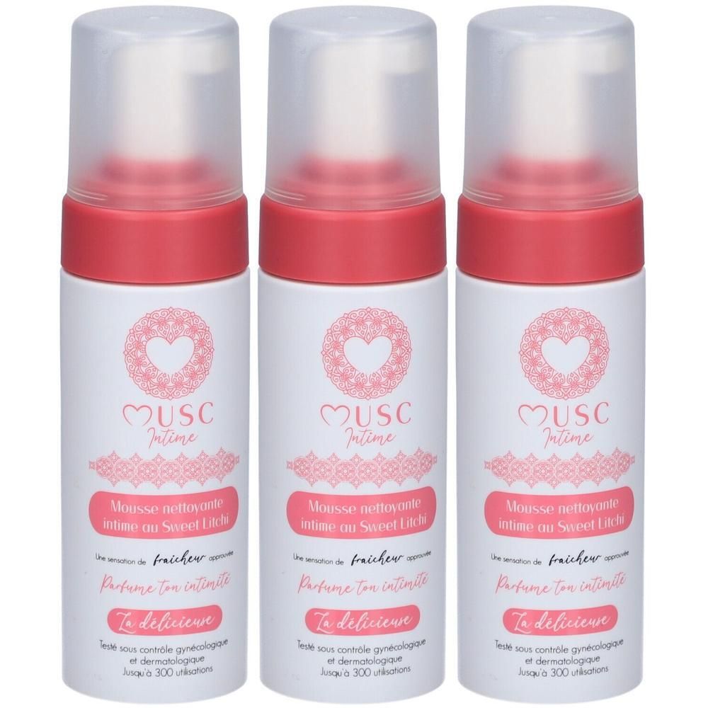 Drie flacons intieme reinigingsmousse met hart-icoon en kanten rand. Witte flacons met rode pompdop.