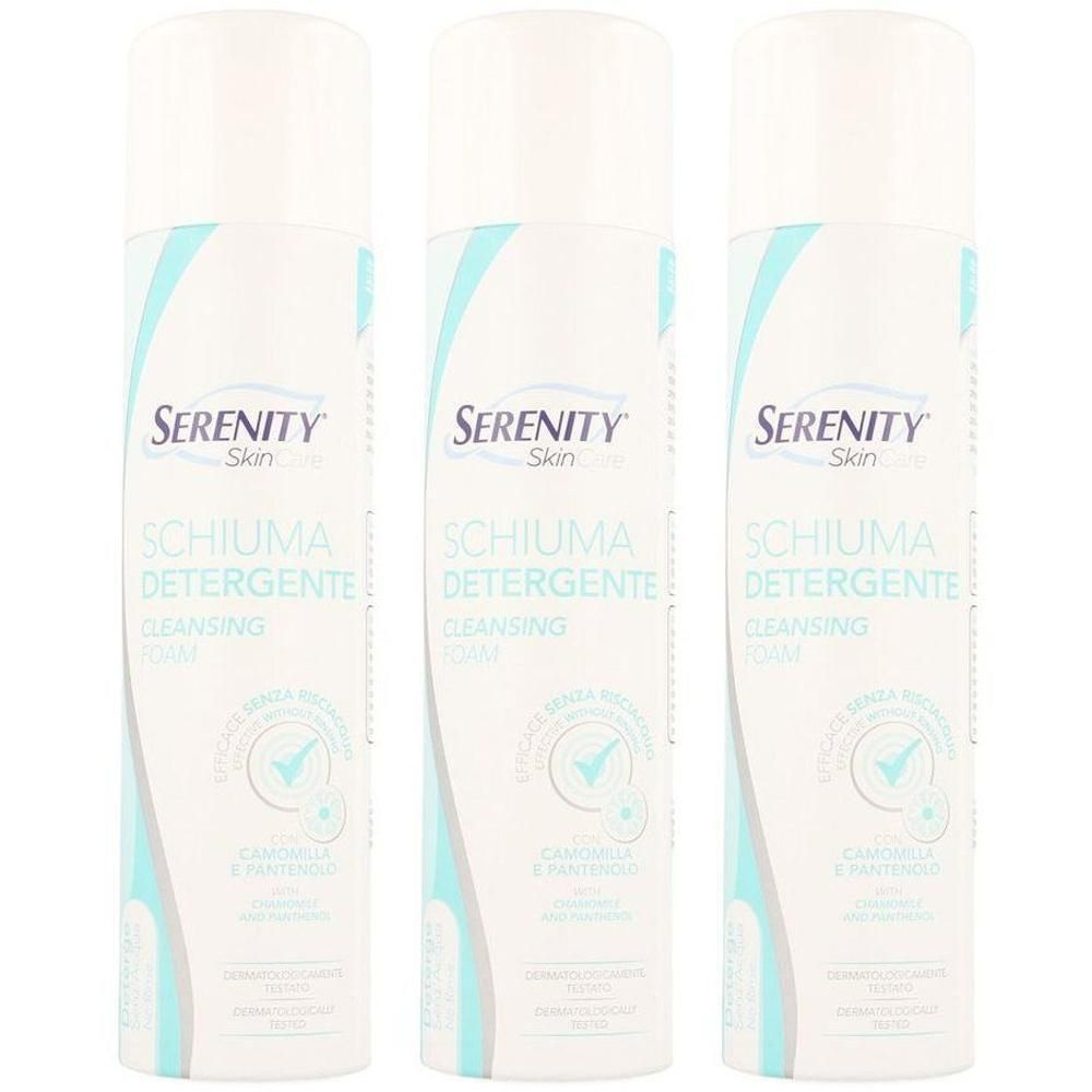 Drie flacons Serenity Skin reinigingsschuim, wit met blauwe accenten.