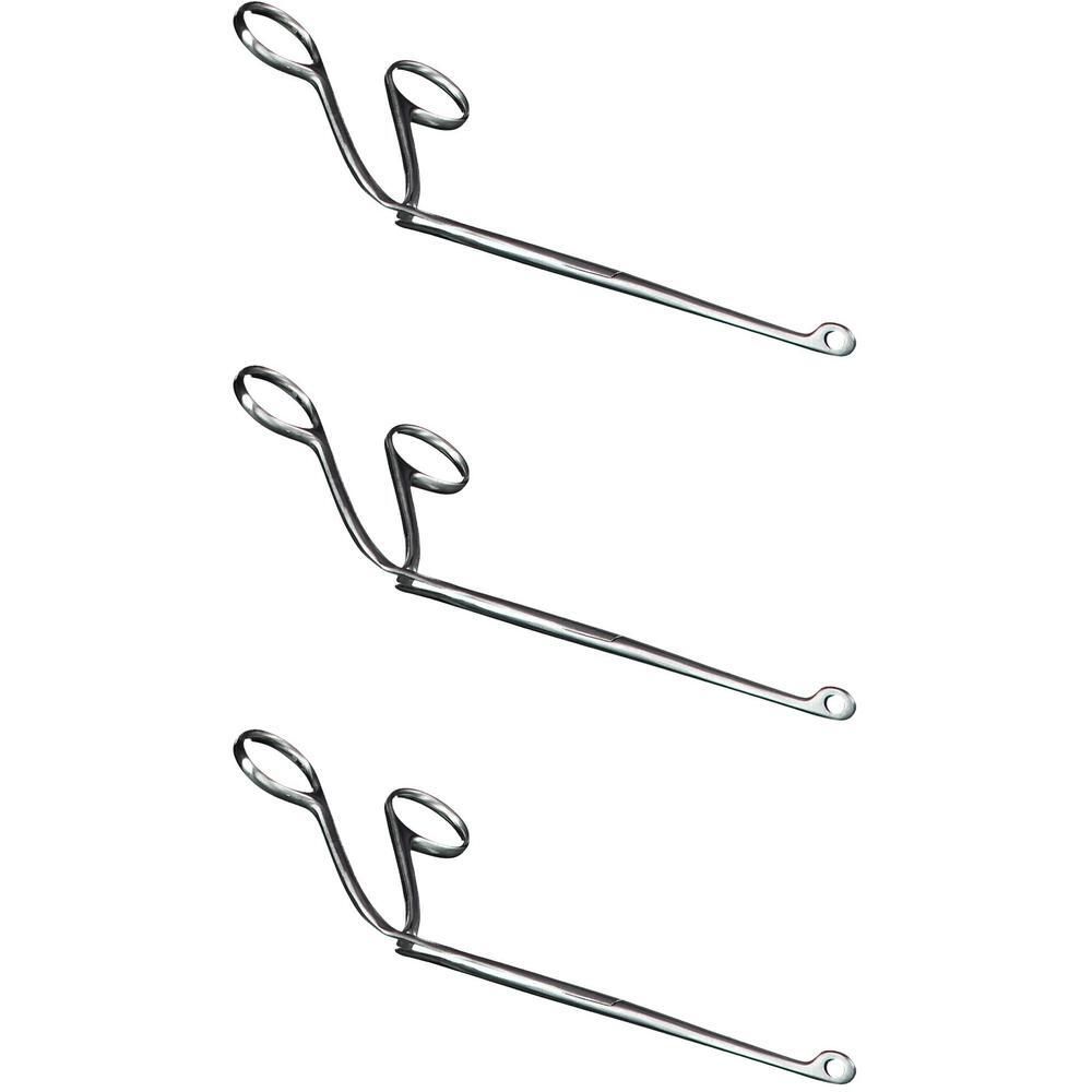 Drie medische metalen pincetten met grijpringen.