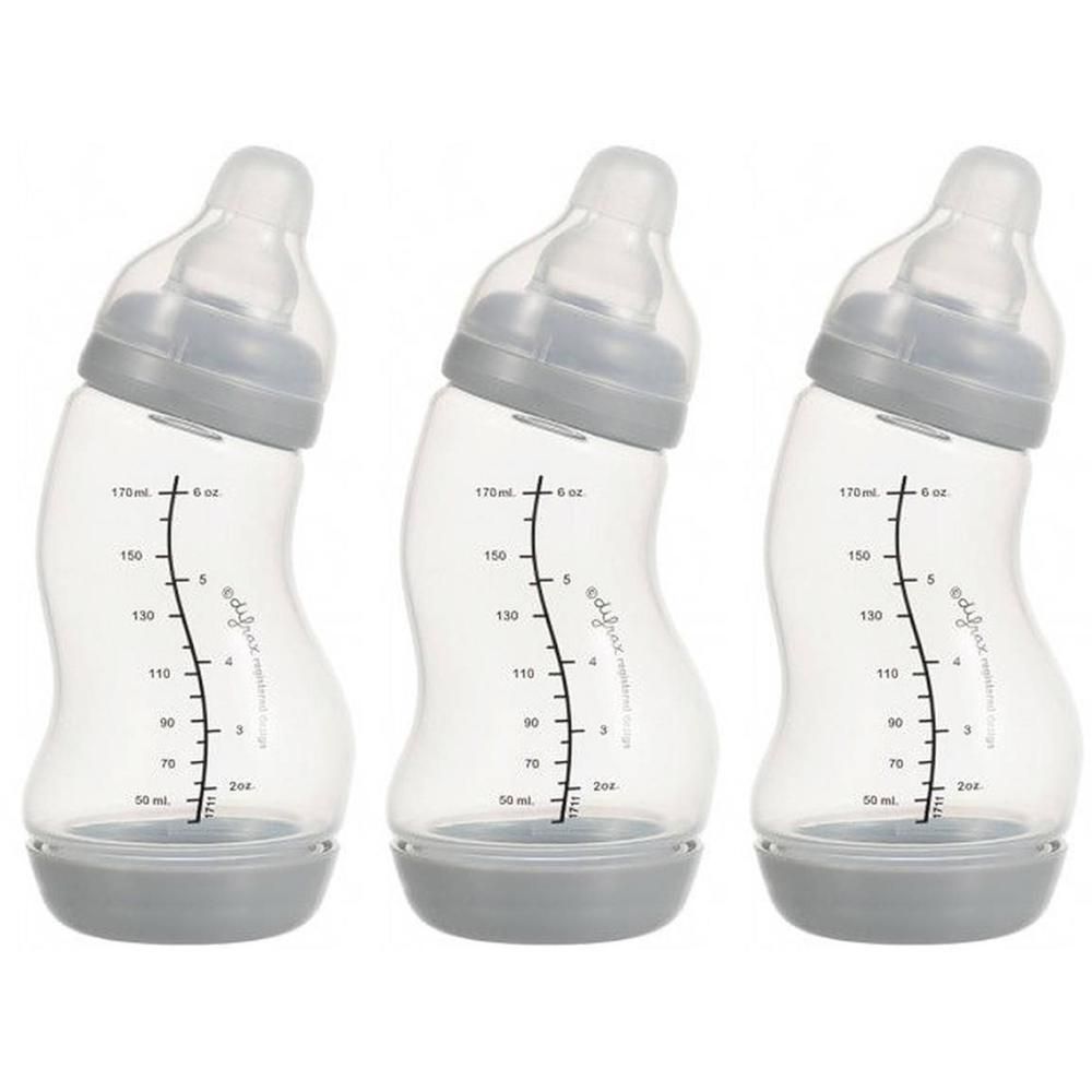 Drie Difrax S Natural babyflessen met ergonomische vorm en schaal in ml en oz.