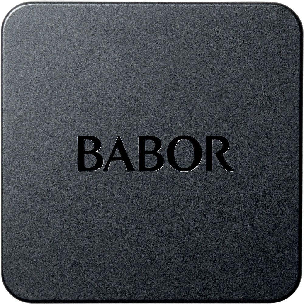 Boîtier noir avec le logo BABOR gravé.