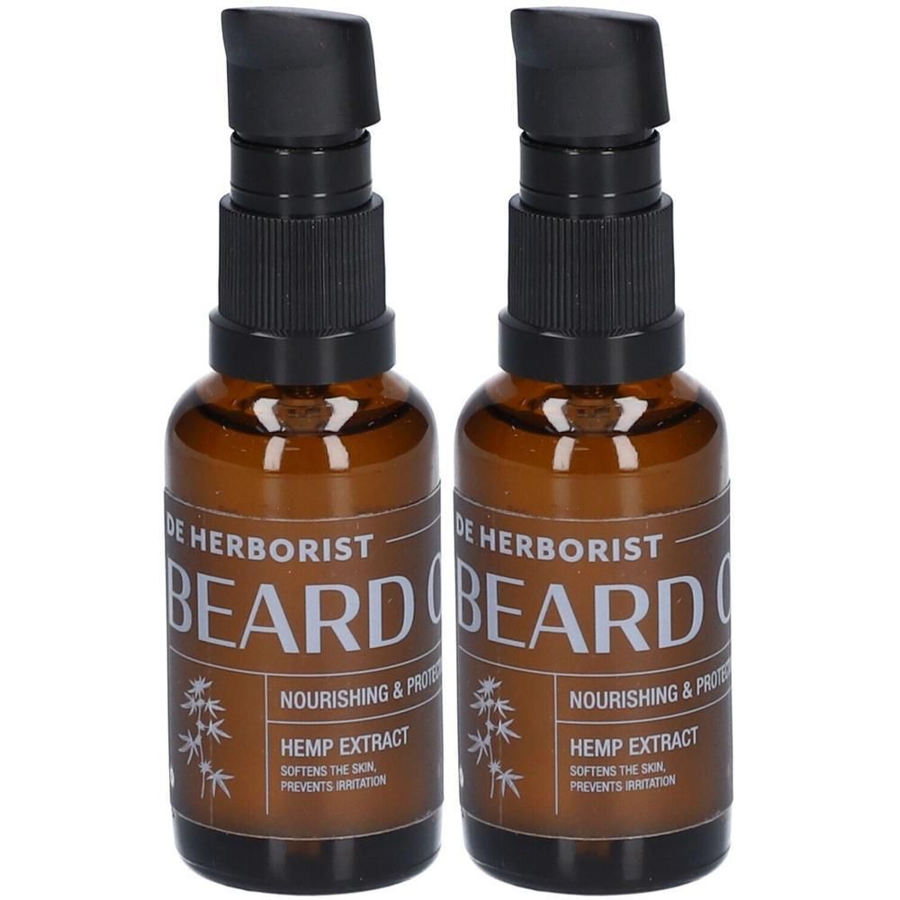 Deux flacons d'huile à barbe avec distributeur à pompe. Verre brun avec étiquette indiquant "BEARD OIL" et "HEMP EXTRACT".