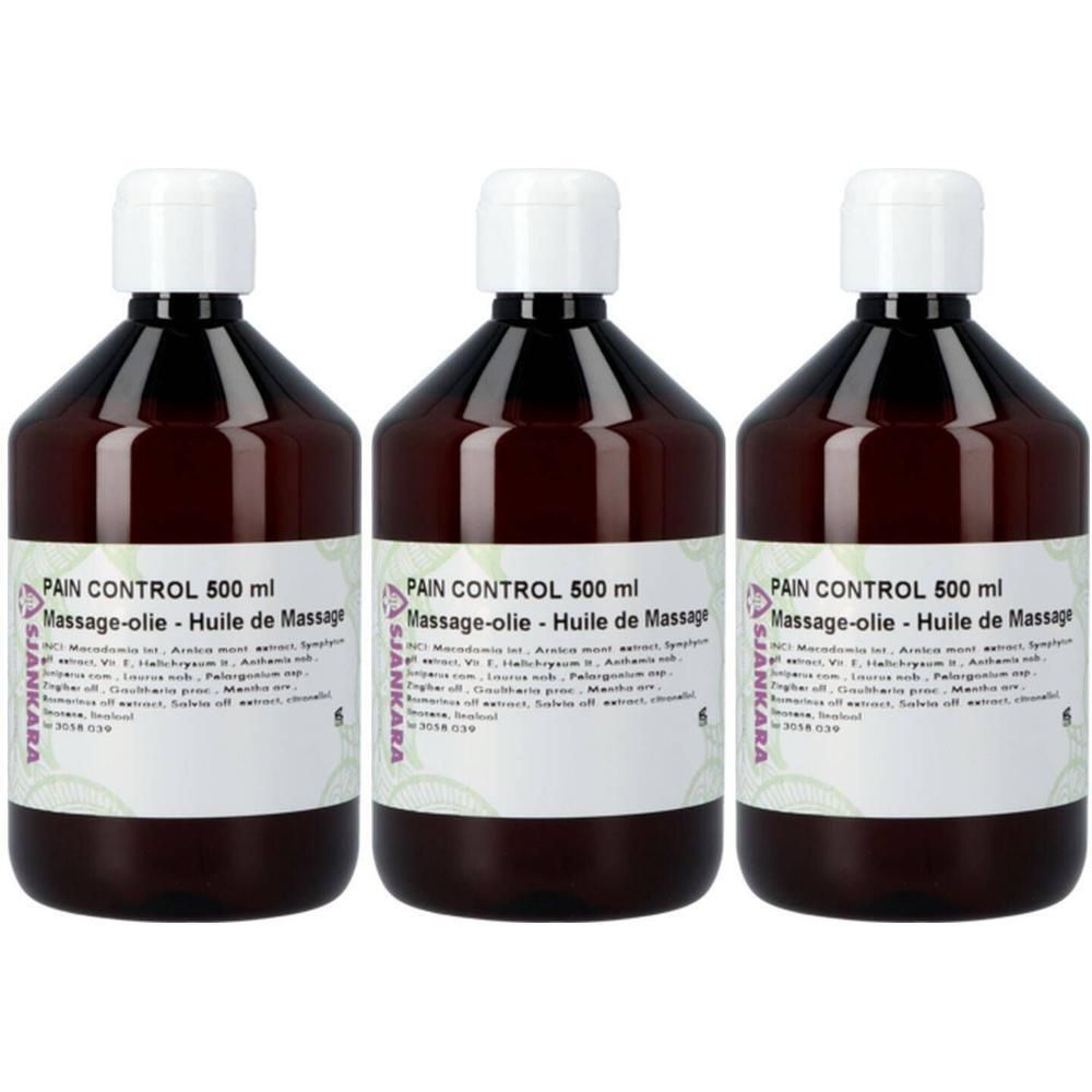 Drie bruine flessen met witte dop, gevuld met massageolie.