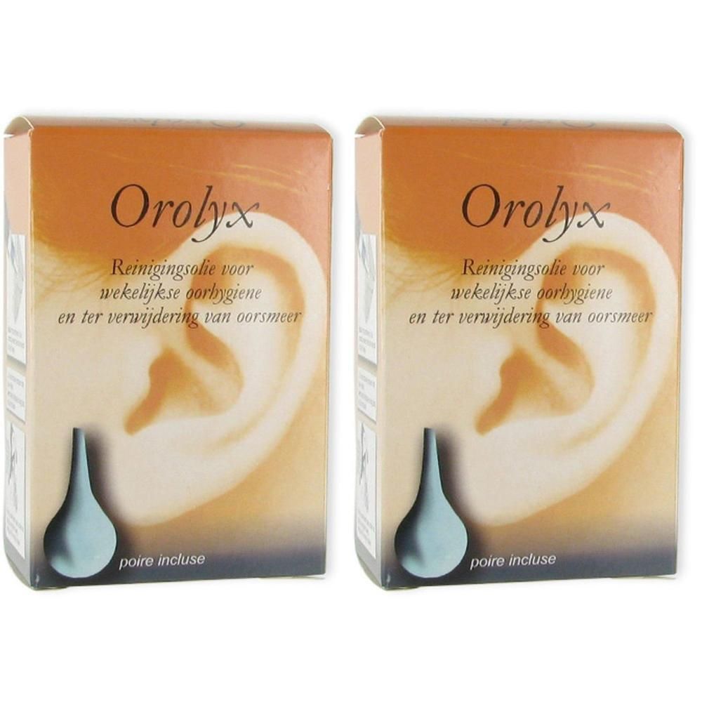 Twee verpakkingen Orolyx oorreinigingsvloeistof met oorirrigatiespuit. Voorzijde toont een oor.