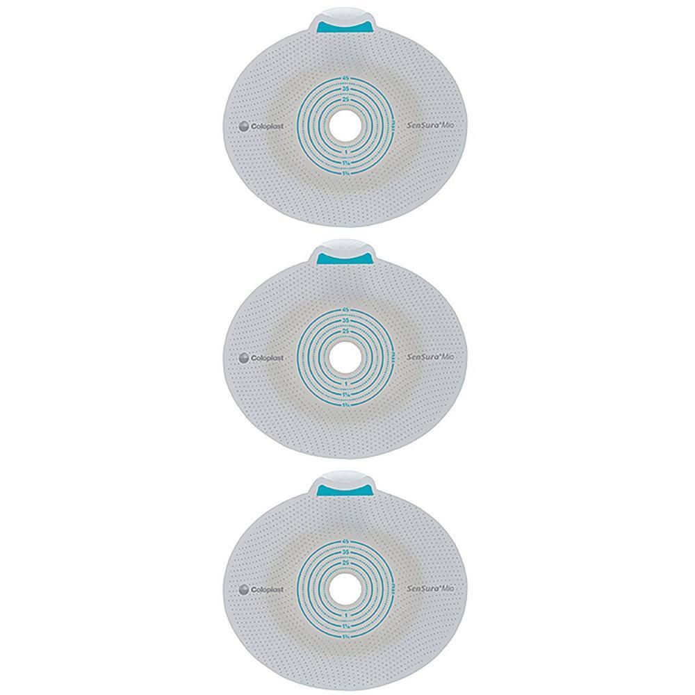 Trois plaques de protection cutanée rondes et blanches avec des marques bleues et une découpe centrale. Coloplast et Sensura Mio Flex 2d sont visibles.