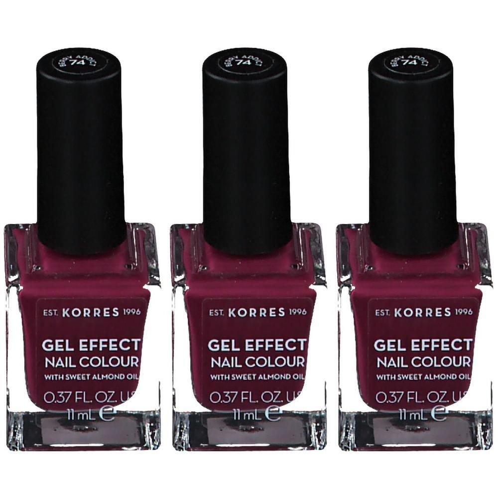 Drie flessen Korres Gel Effect nagellak in bessenkleur. Elke fles bevat 11 ml.