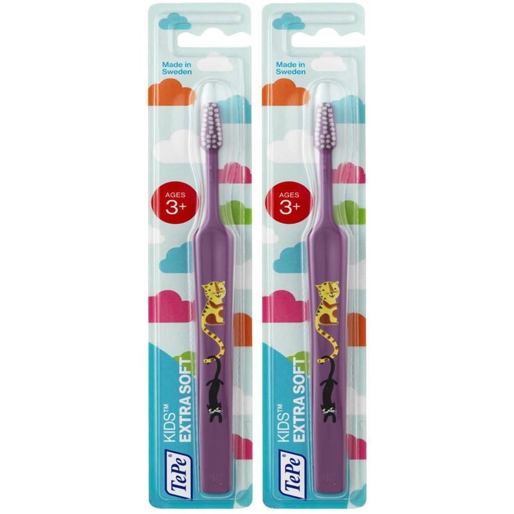 Deux brosses à dents TePe Kids Extra Soft, violettes, motif animal, pour enfants dès 3 ans.