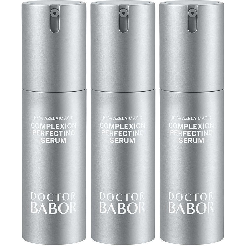 Drie zilveren flacons Doctor Babor Sérum Perfecteur de Teint naast elkaar.